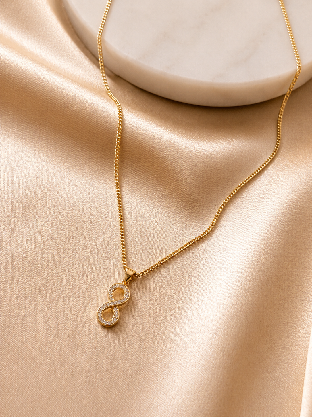 Collar infinito Eternelle